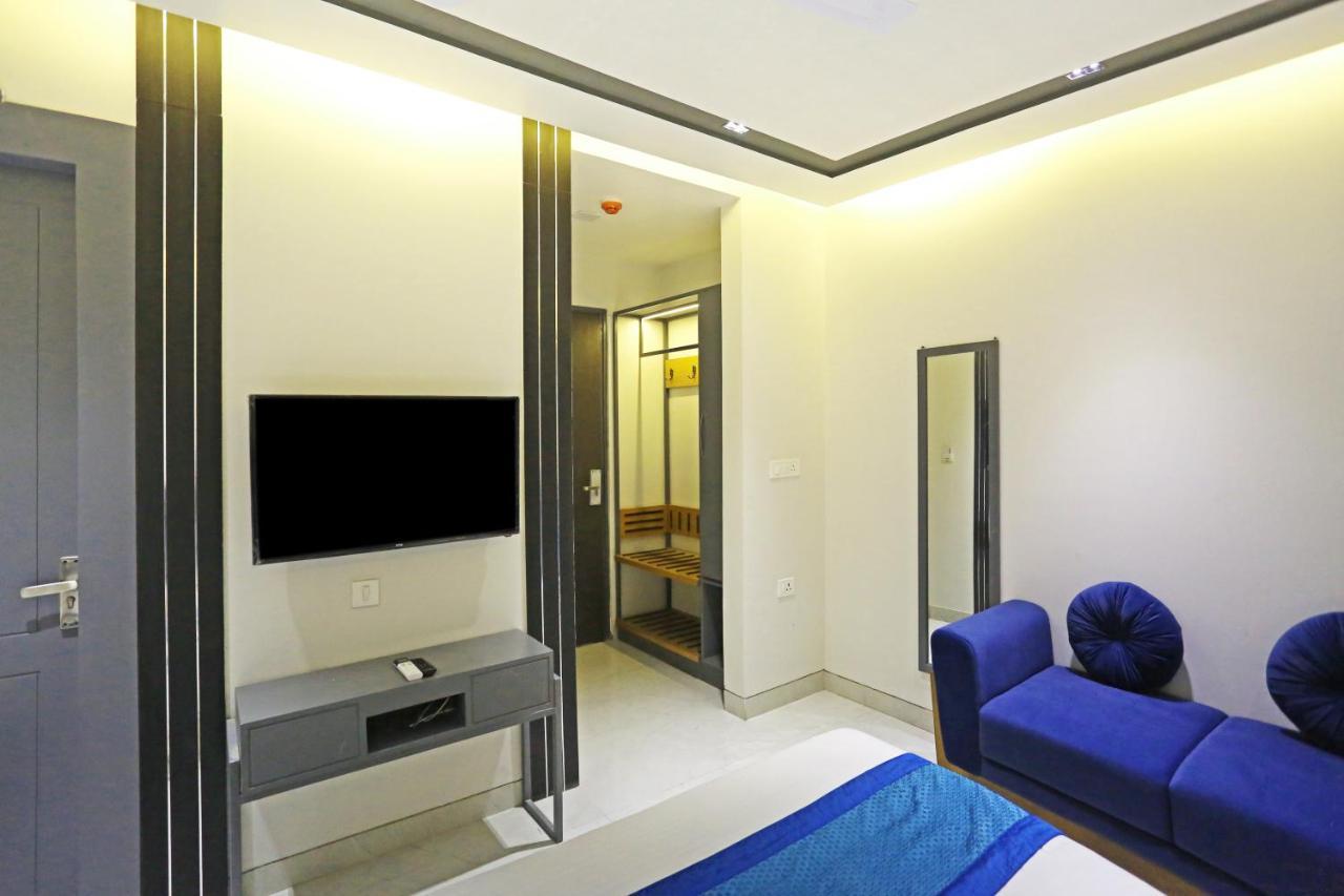 Hotel Apple Villa - Near Delhi Airport With Free Airport Transsfer Нью-Дели Экстерьер фото