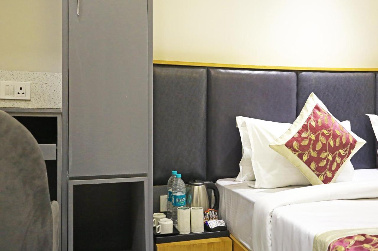 Hotel Apple Villa - Near Delhi Airport With Free Airport Transsfer Нью-Дели Экстерьер фото